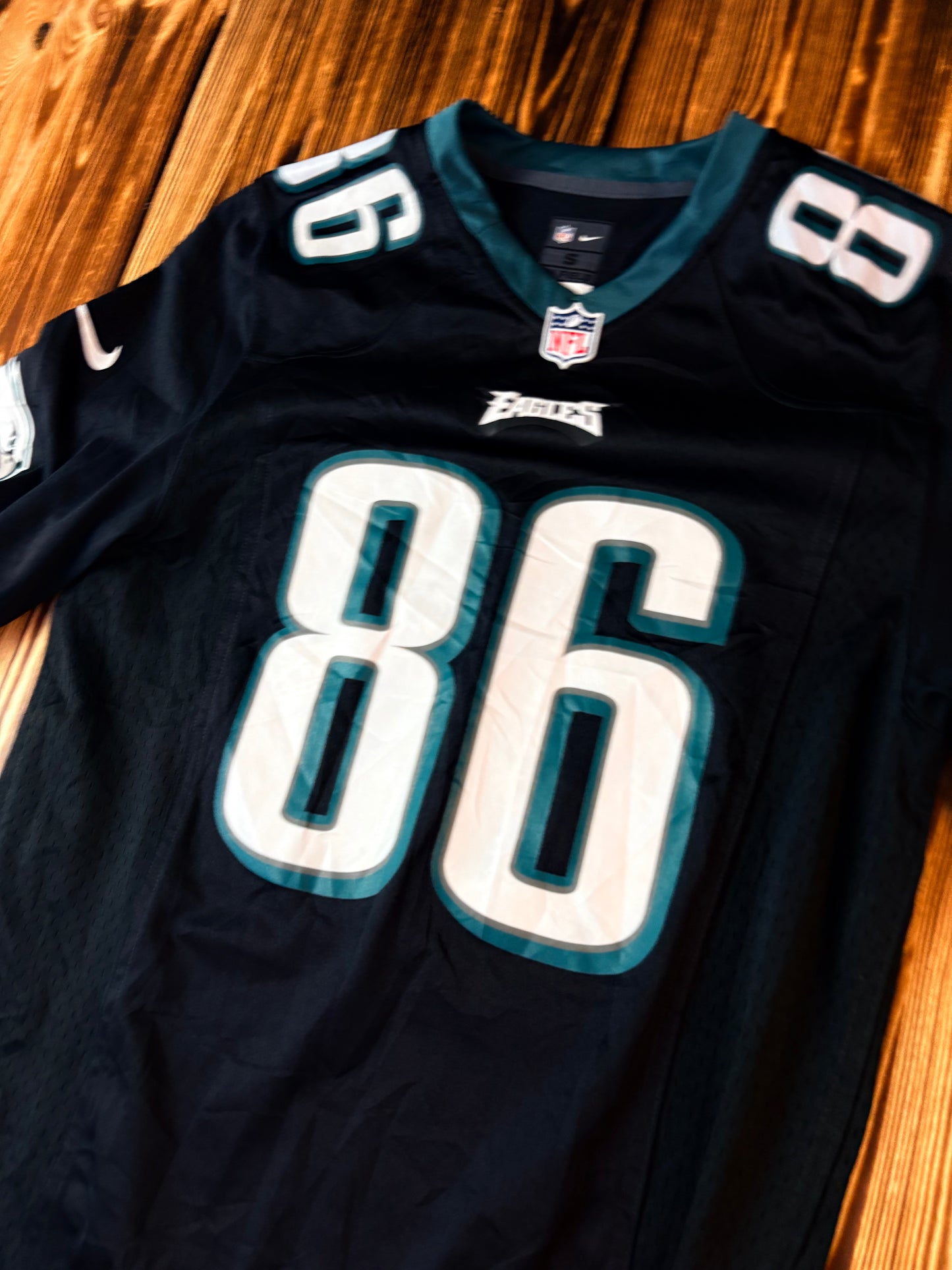 Nike NFL Philadelphia Eagles #86 Jersey – Größe S (fällt deutlich größer aus!)