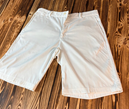 Nike Golf Tour Performance weiße Shorts – Vorderansicht