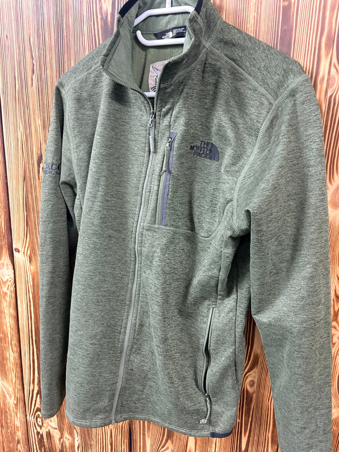 The North Face Apex Bionic olivgrüne Softshelljacke Vorderseite